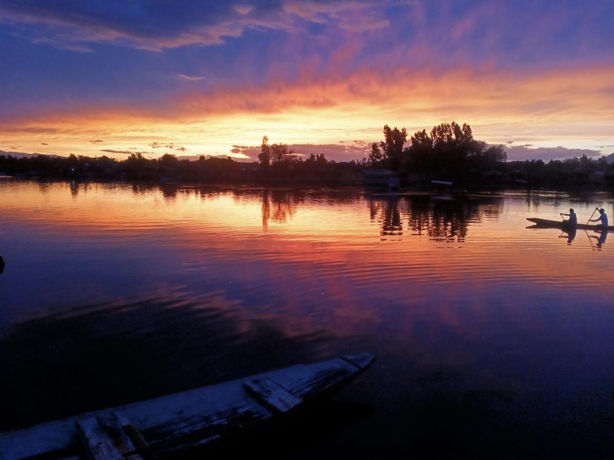 Goona Palace Houseboats Srīnagar 外观 照片