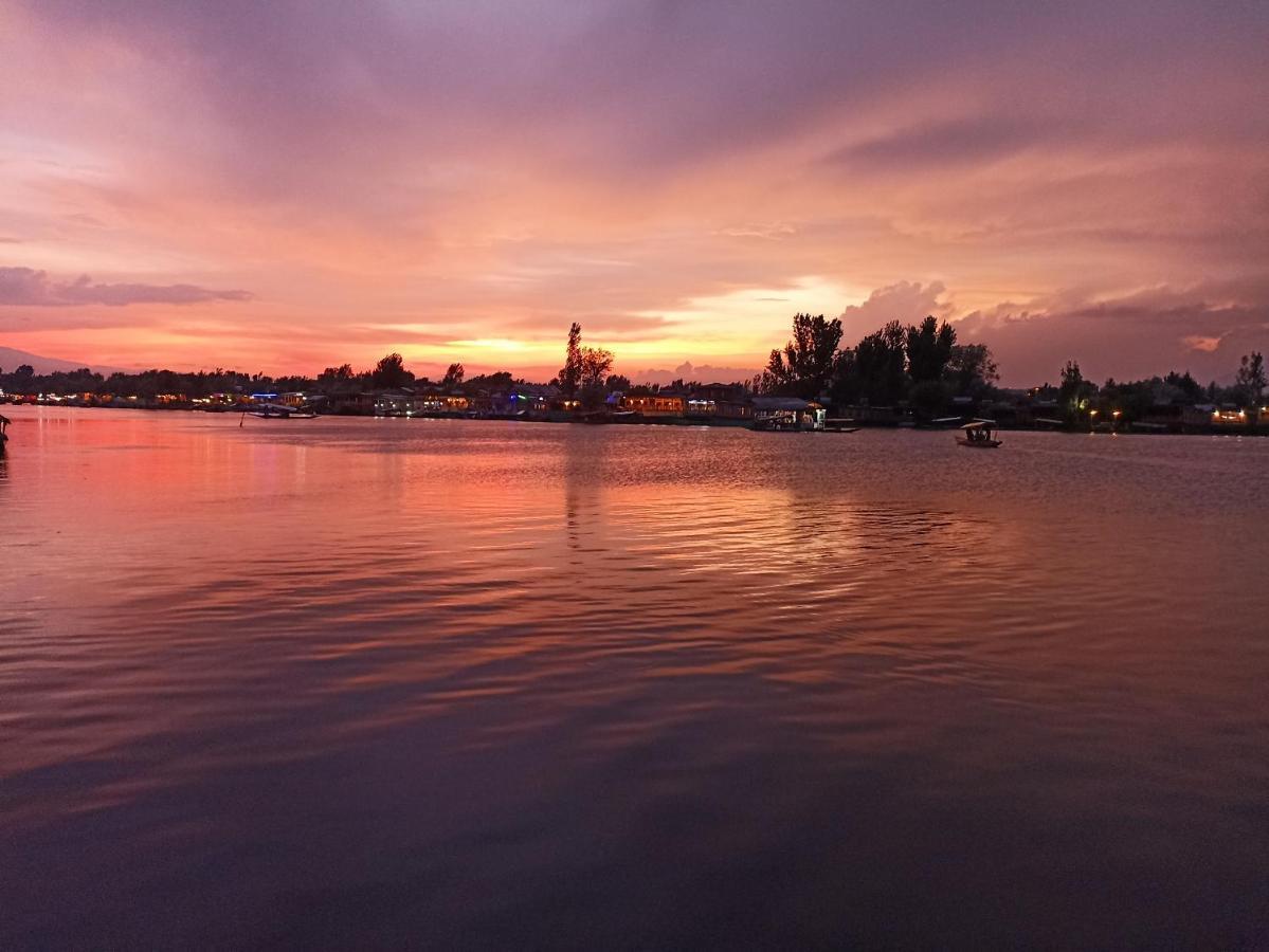 Goona Palace Houseboats Srīnagar 外观 照片