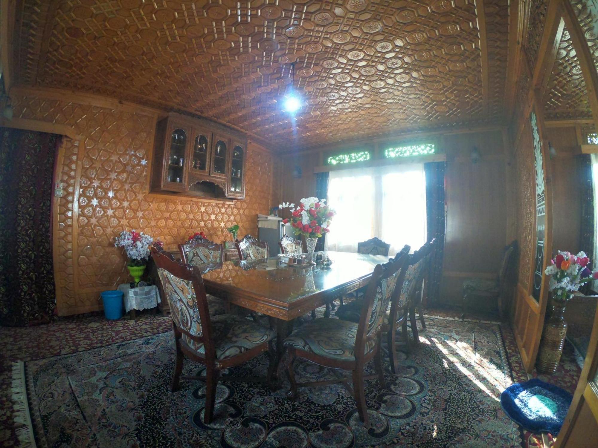 Goona Palace Houseboats Srīnagar 外观 照片