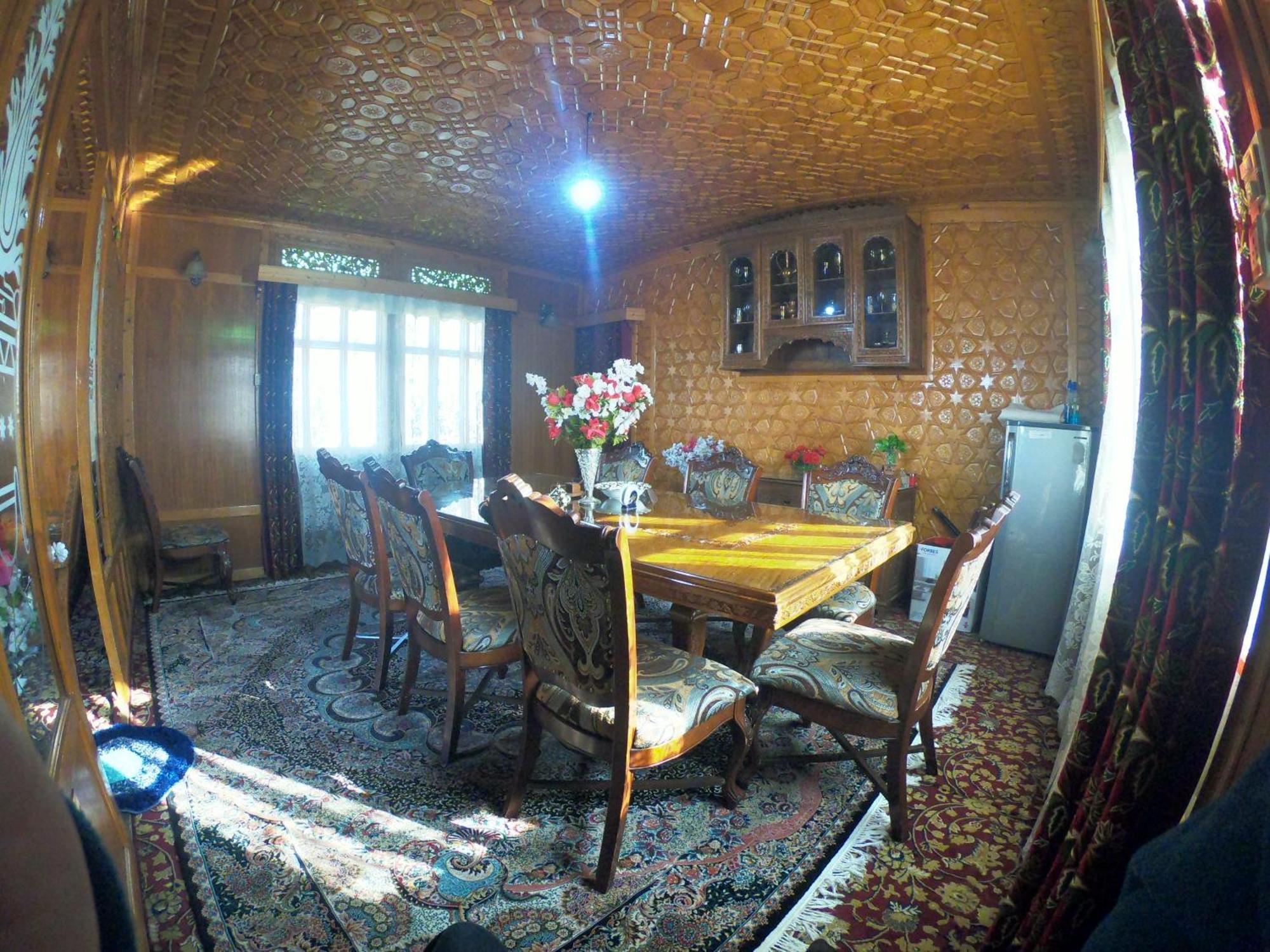 Goona Palace Houseboats Srīnagar 外观 照片