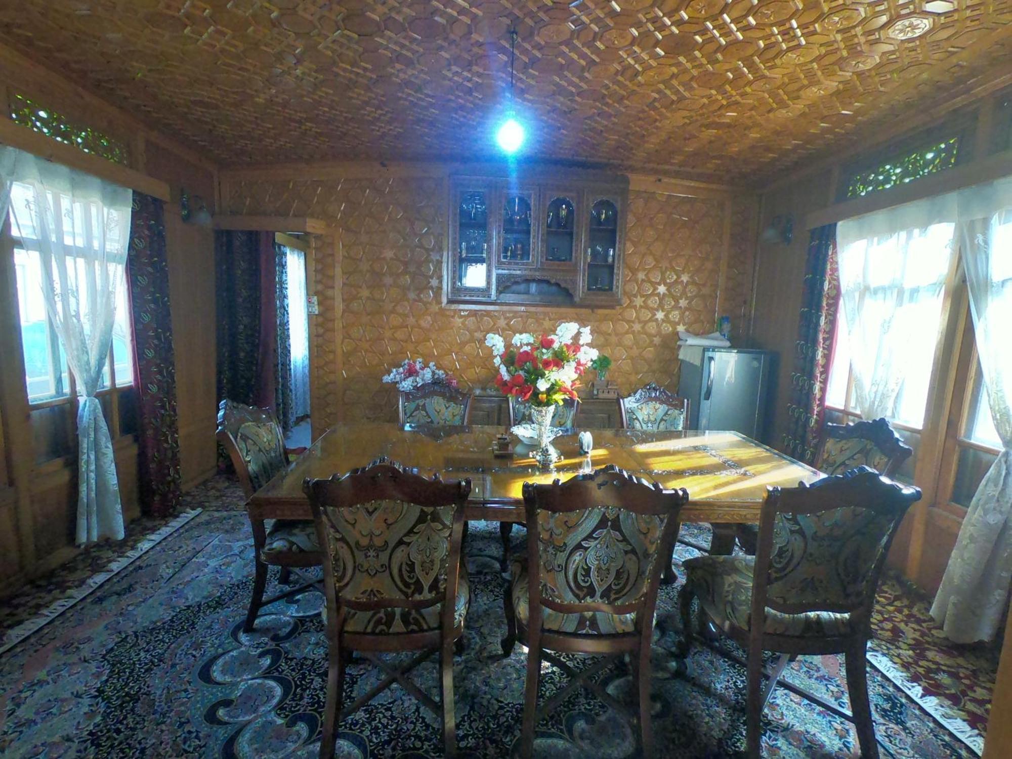 Goona Palace Houseboats Srīnagar 外观 照片