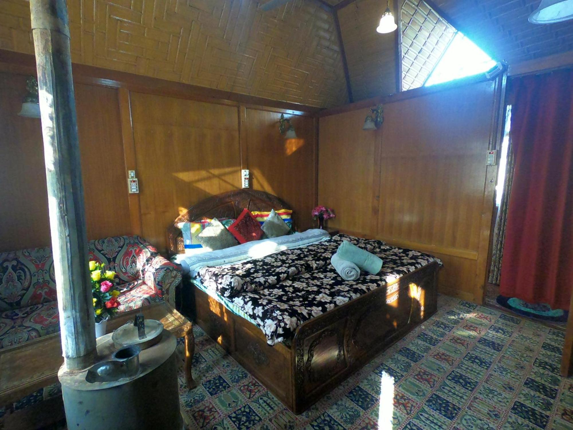 Goona Palace Houseboats Srīnagar 外观 照片