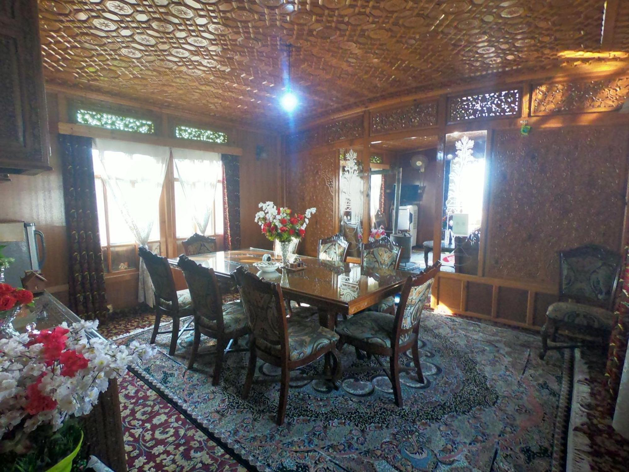 Goona Palace Houseboats Srīnagar 外观 照片