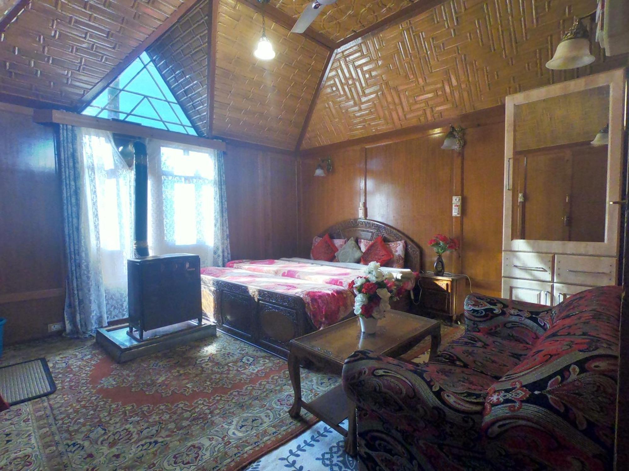 Goona Palace Houseboats Srīnagar 外观 照片