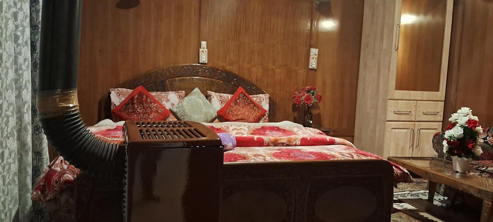Goona Palace Houseboats Srīnagar 外观 照片