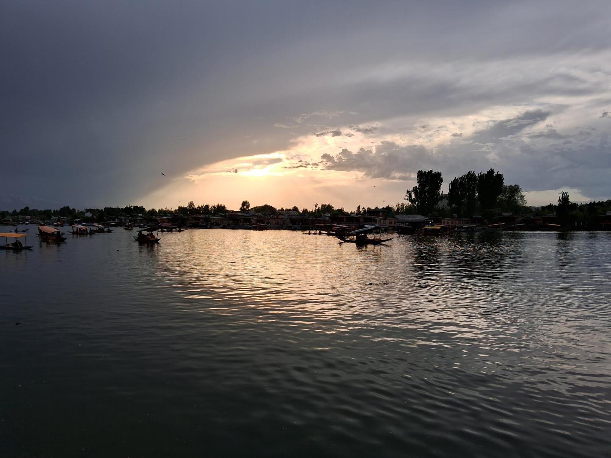 Goona Palace Houseboats Srīnagar 外观 照片