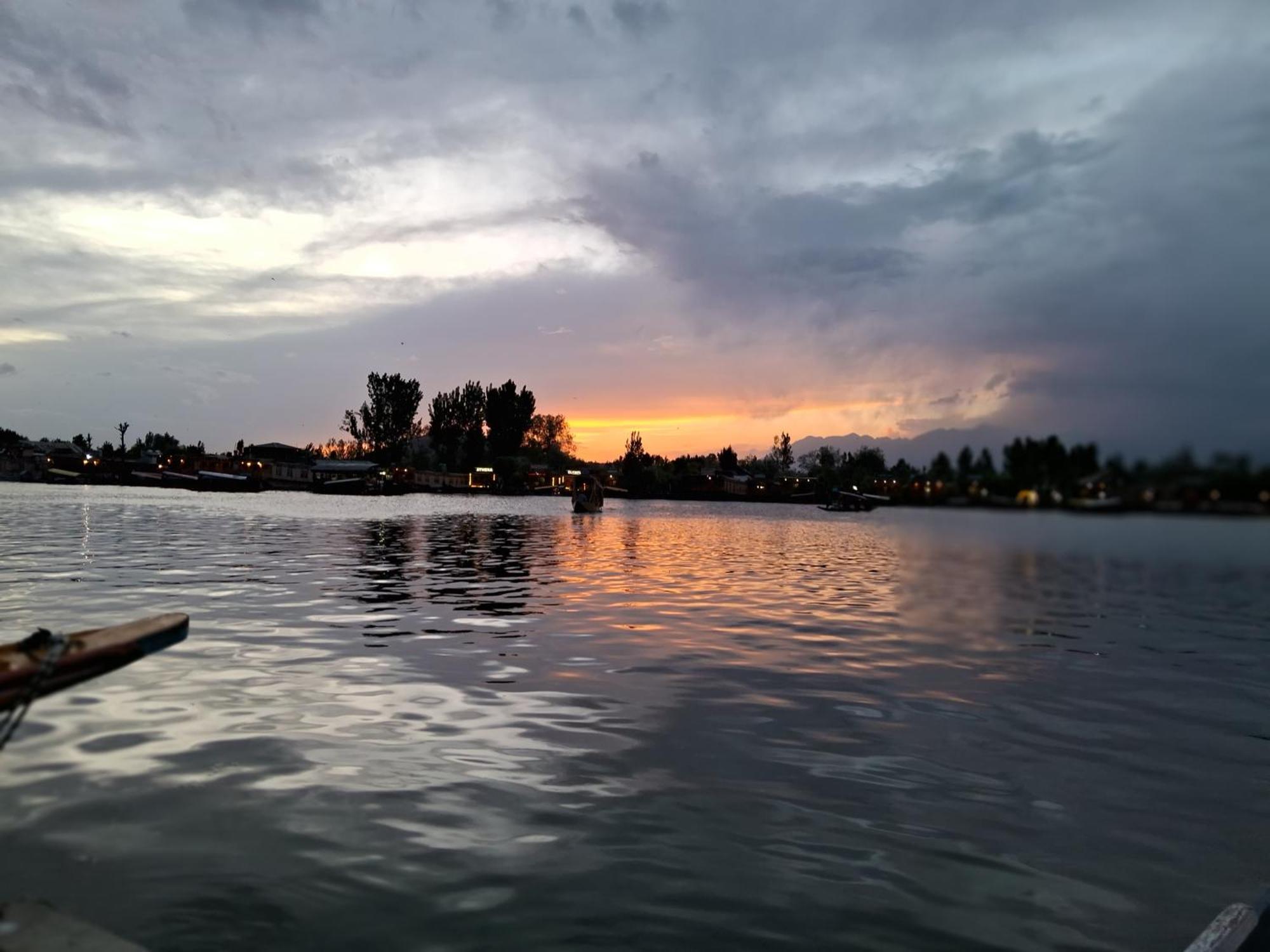 Goona Palace Houseboats Srīnagar 外观 照片