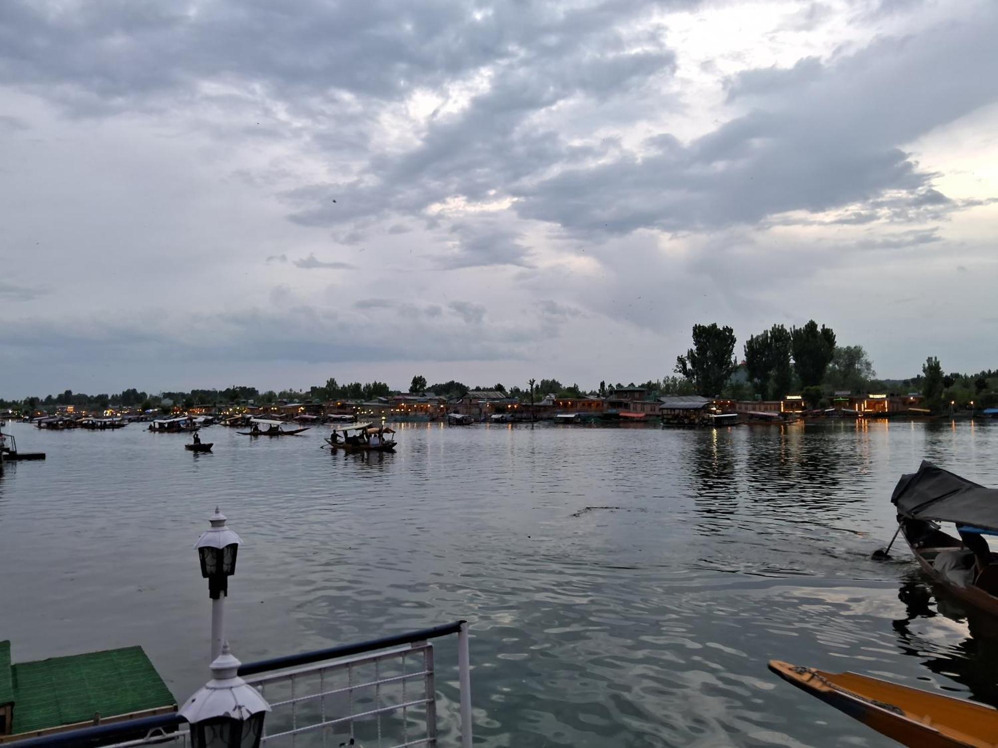 Goona Palace Houseboats Srīnagar 外观 照片