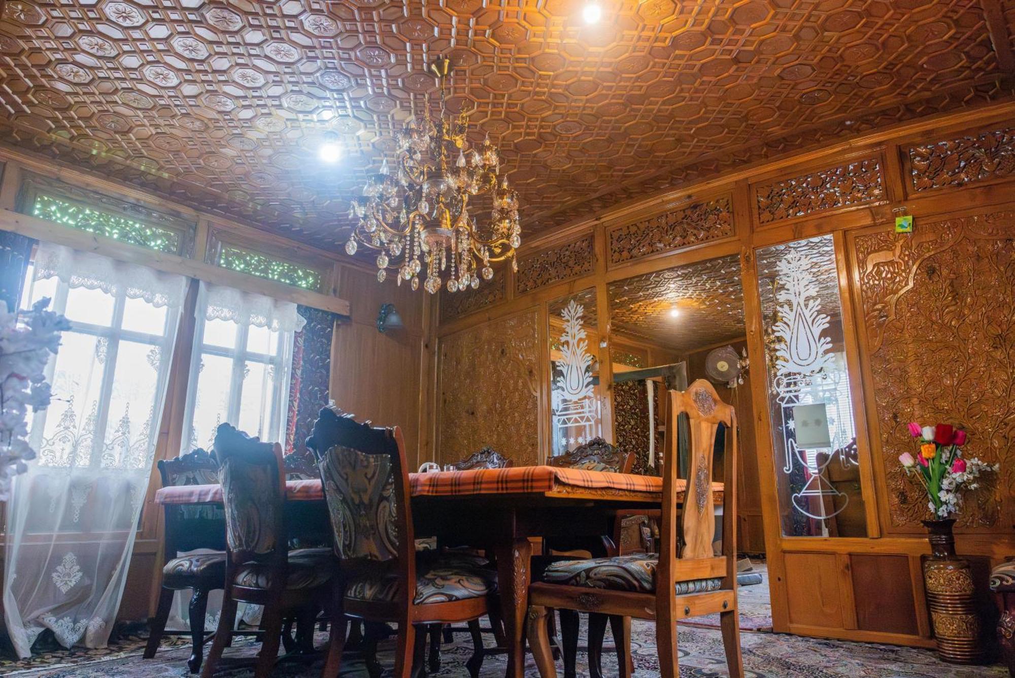 Goona Palace Houseboats Srīnagar 外观 照片
