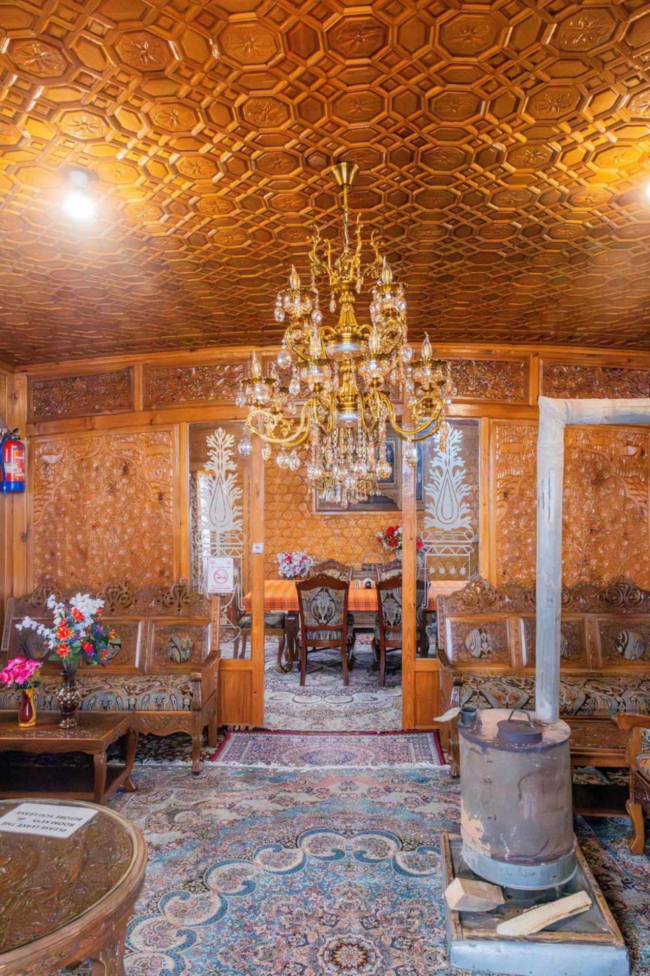 Goona Palace Houseboats Srīnagar 外观 照片