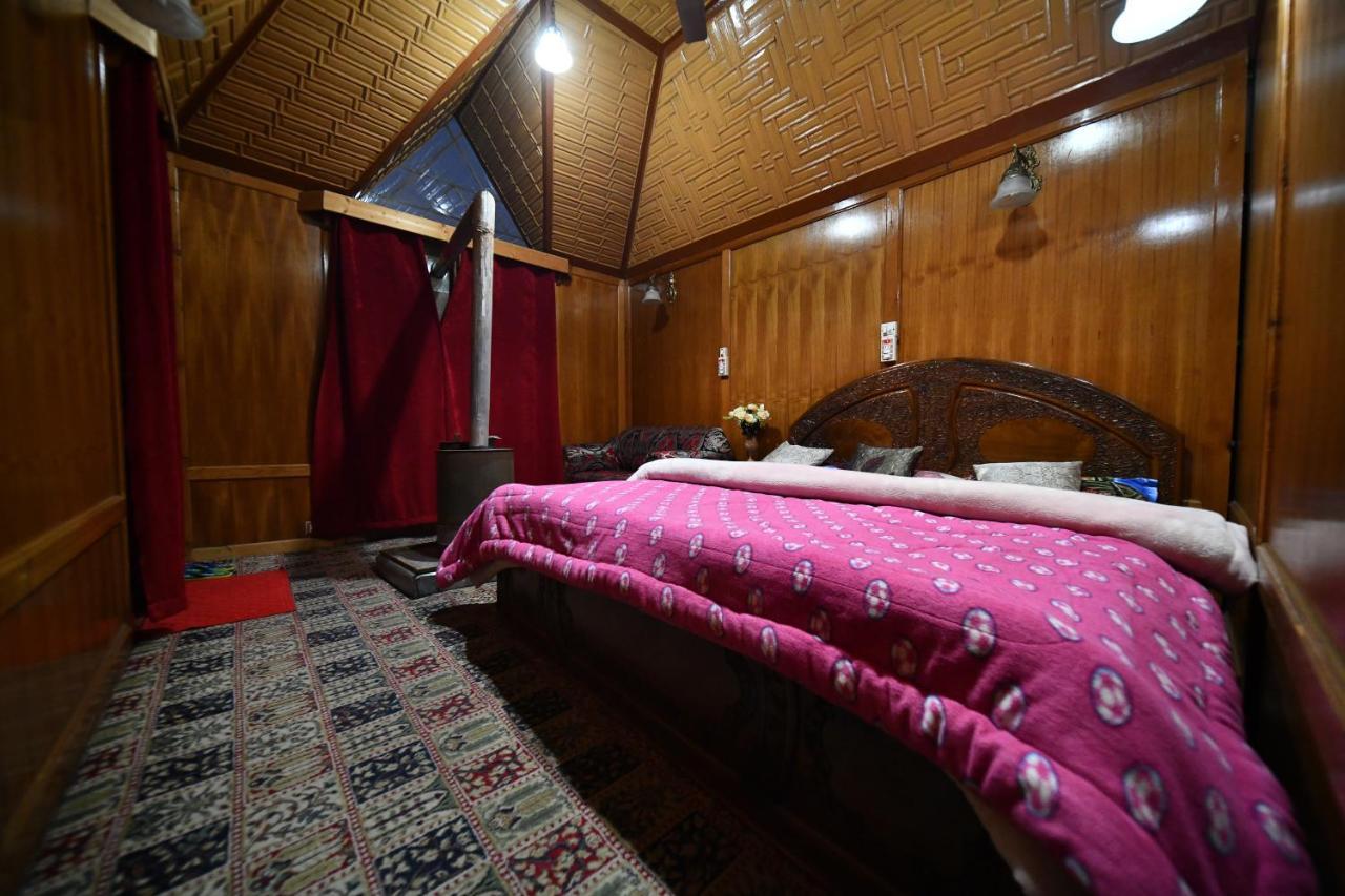 Goona Palace Houseboats Srīnagar 外观 照片