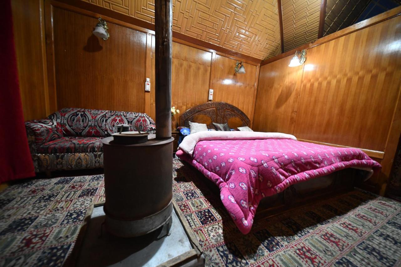 Goona Palace Houseboats Srīnagar 外观 照片