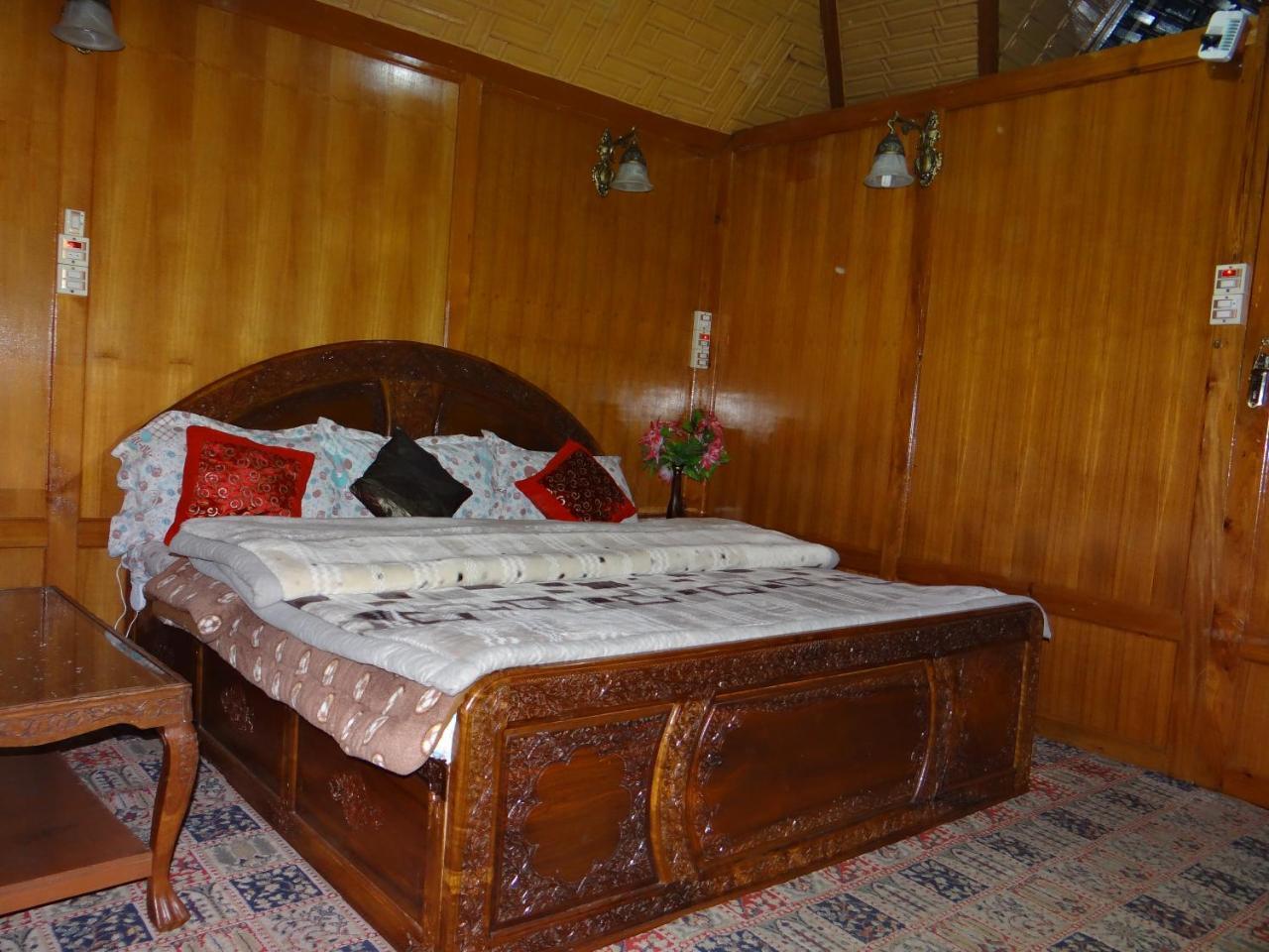 Goona Palace Houseboats Srīnagar 外观 照片